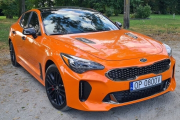 Kia stinger 3.3 V6 370KM AWD 4x4 28 500 km przebiegu.